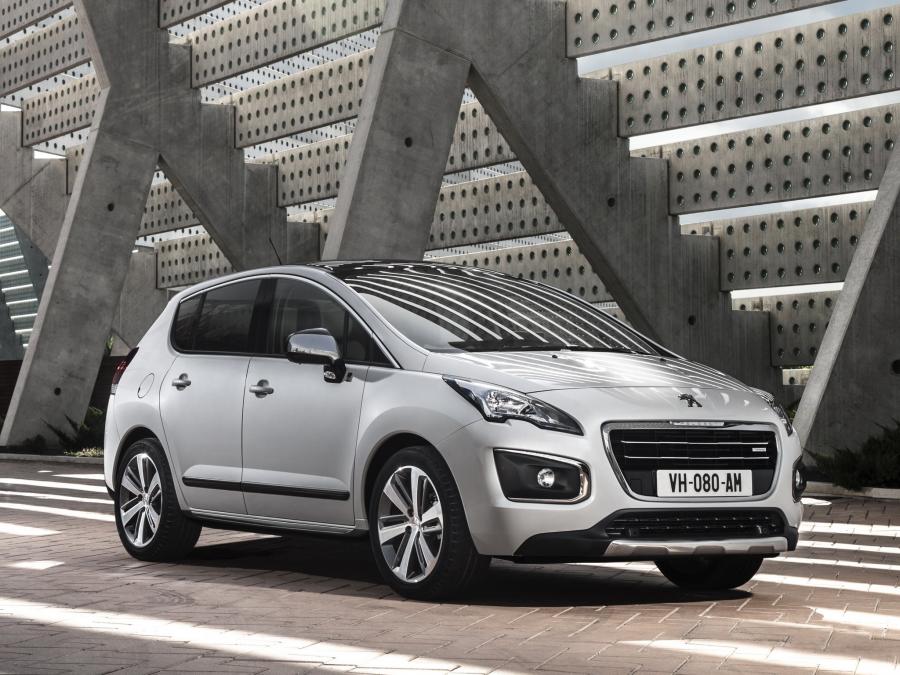  Peugeot 3008 HYbrid4 2013 года  (фото 2 из 22)